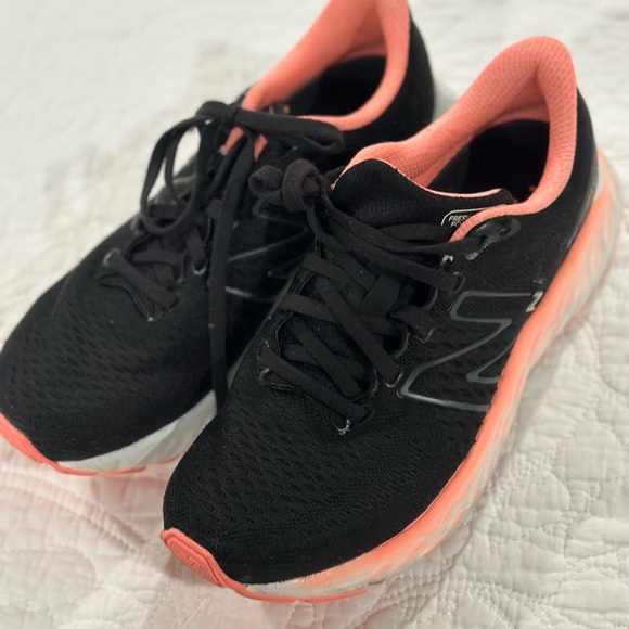 New Balance Women size 8 Black/pink Memory Foam Tennis Shoes. - Picture 10 of 14
